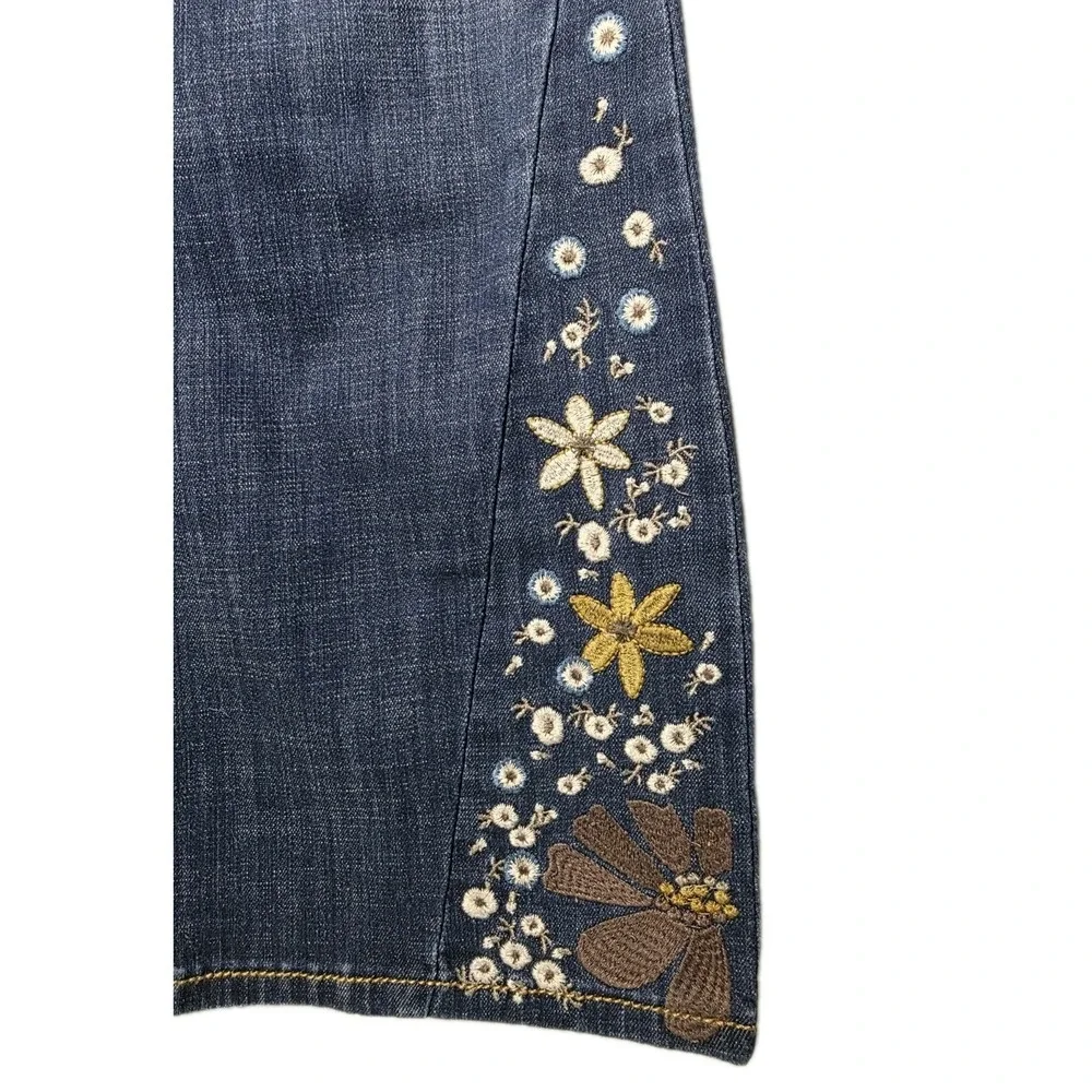 Wrangler Womens Size 7 Embroidered Flare Leg Jeans Cowgirl Western